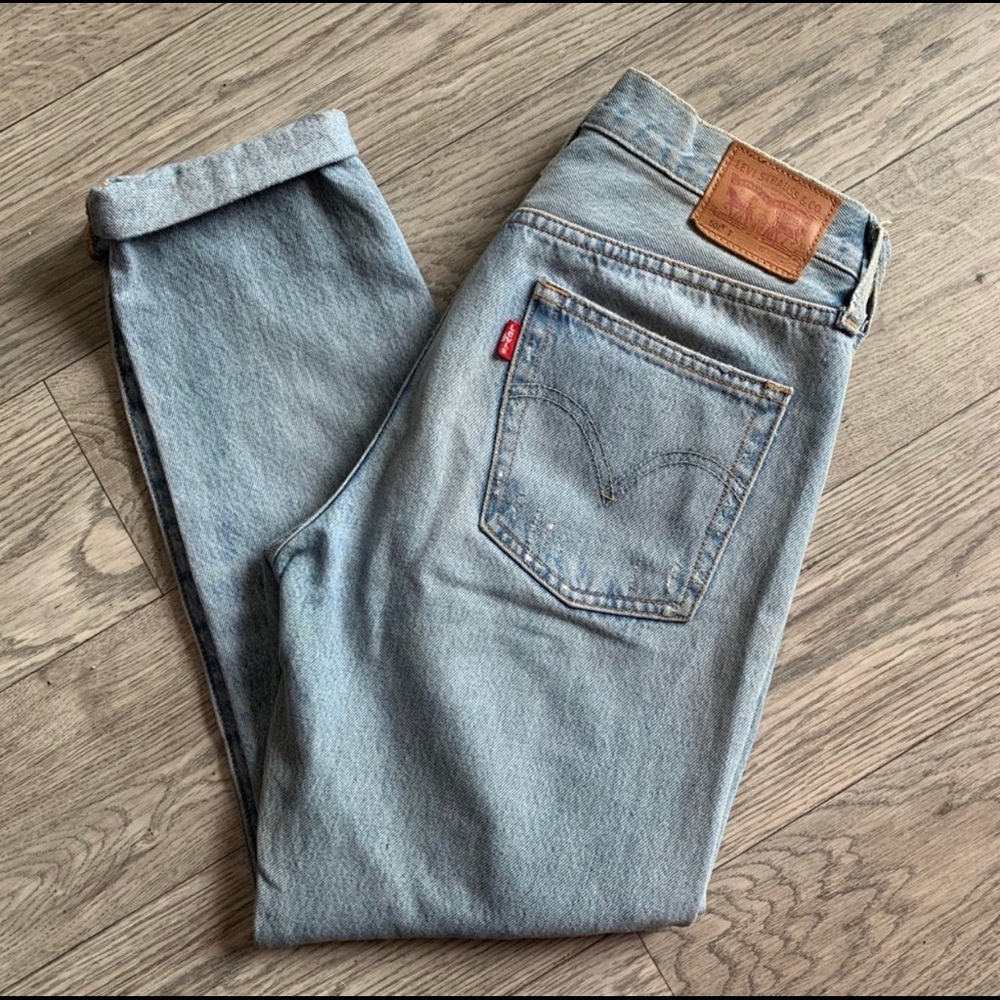 Light Wash Levis Boyfriend Jeans